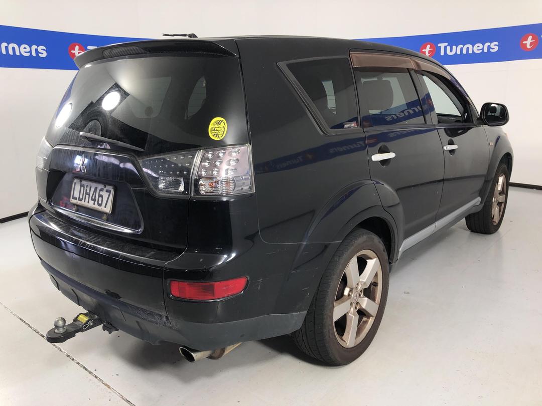 Photo '6' of Mitsubishi Outlander