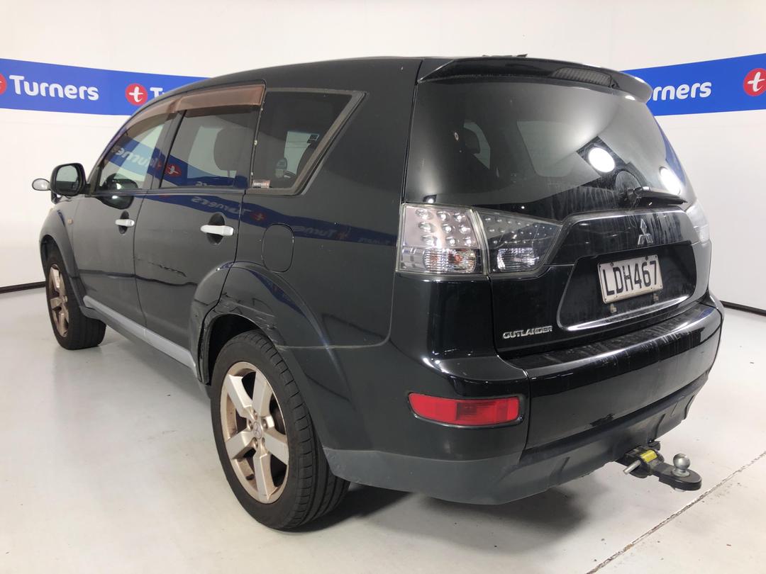 Photo '4' of Mitsubishi Outlander