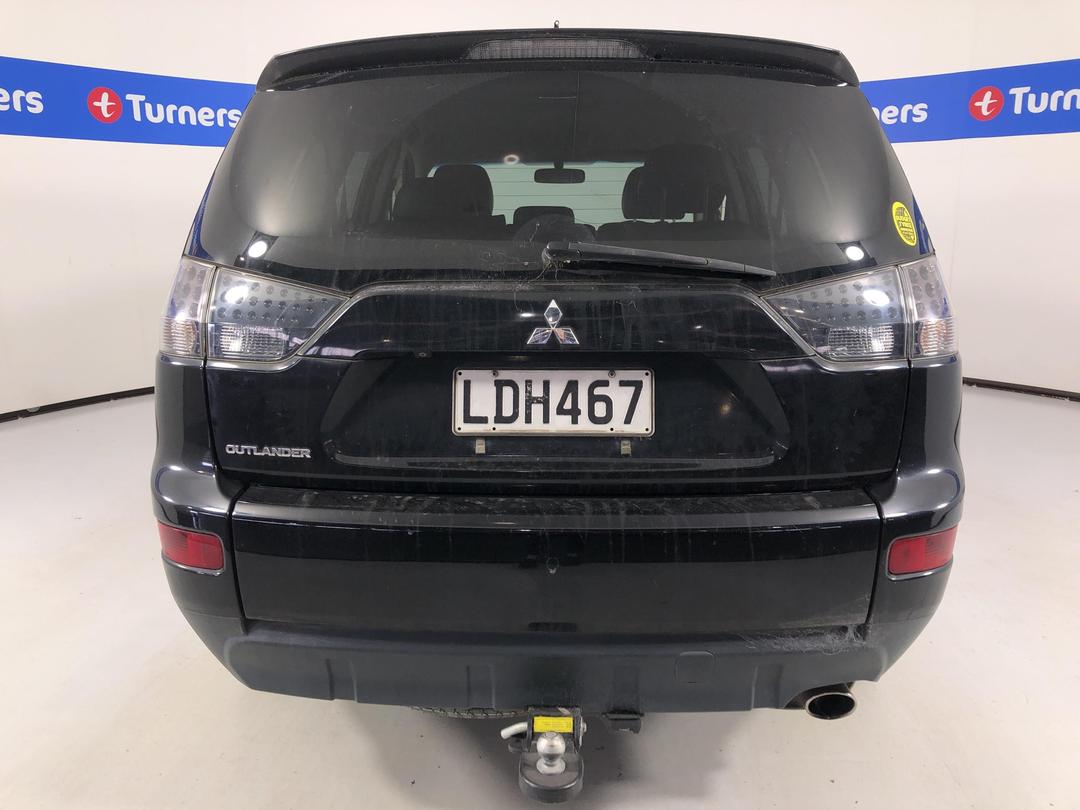 Photo '5' of Mitsubishi Outlander