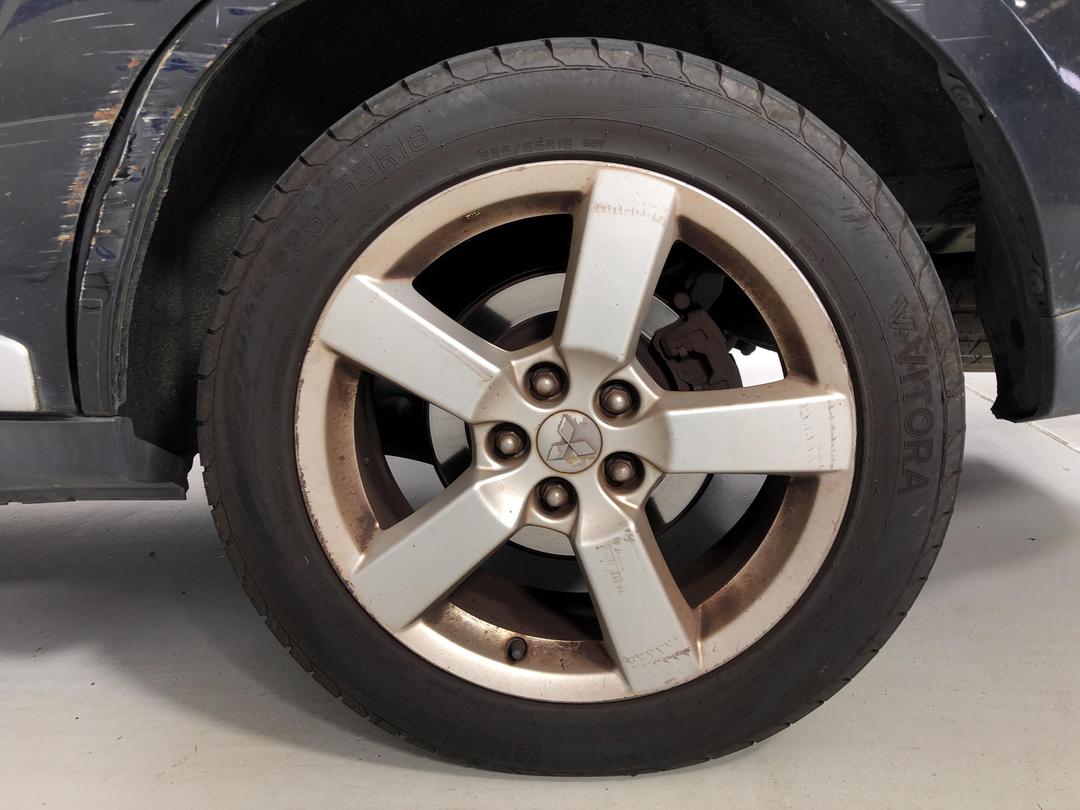 Photo '9' of Mitsubishi Outlander