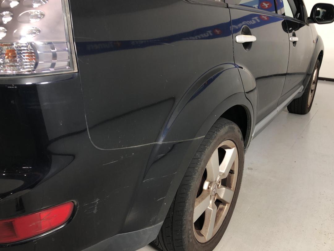 Photo '24' of Mitsubishi Outlander