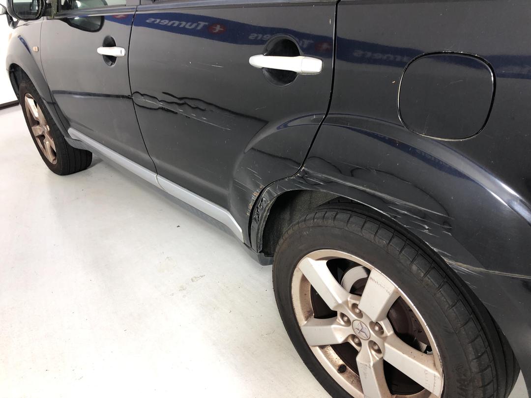 Photo '23' of Mitsubishi Outlander