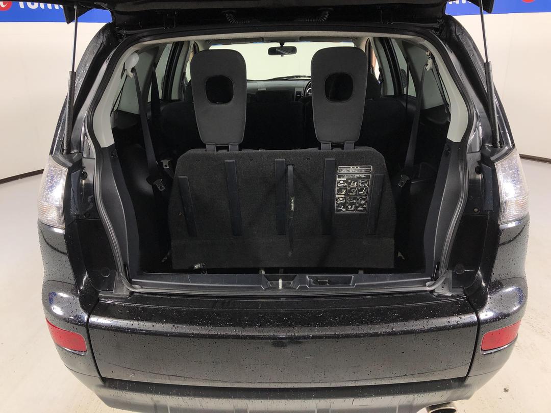 Photo '14' of Mitsubishi Outlander