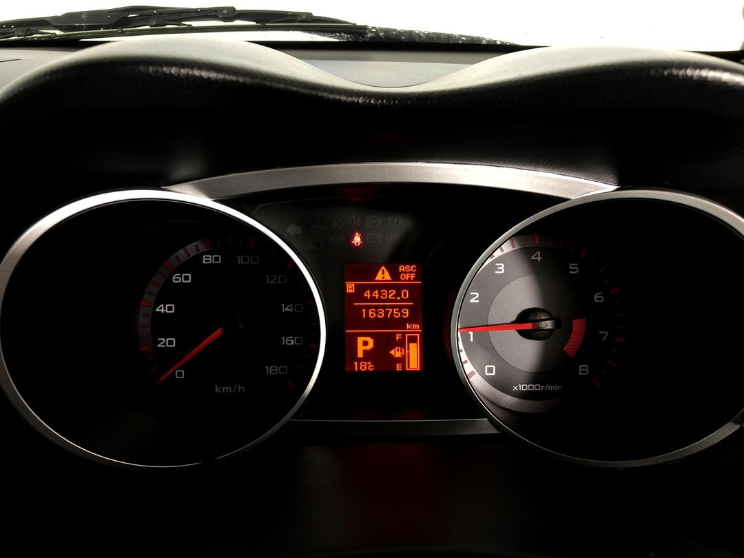 Photo '21' of Mitsubishi Outlander