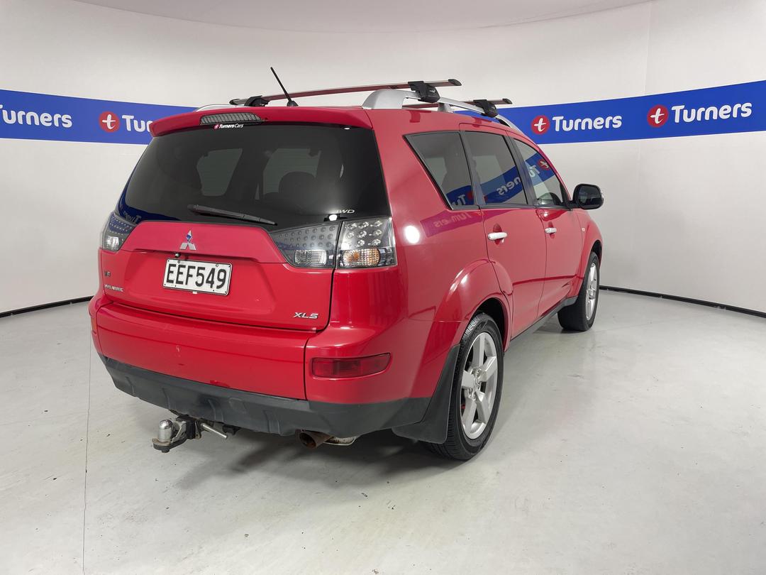 Photo '7' of Mitsubishi Outlander