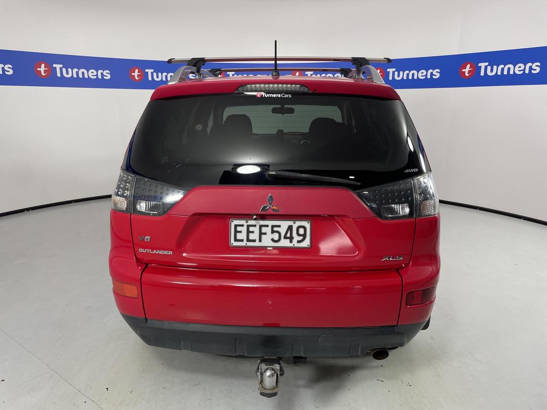 Photo '6' of Mitsubishi Outlander