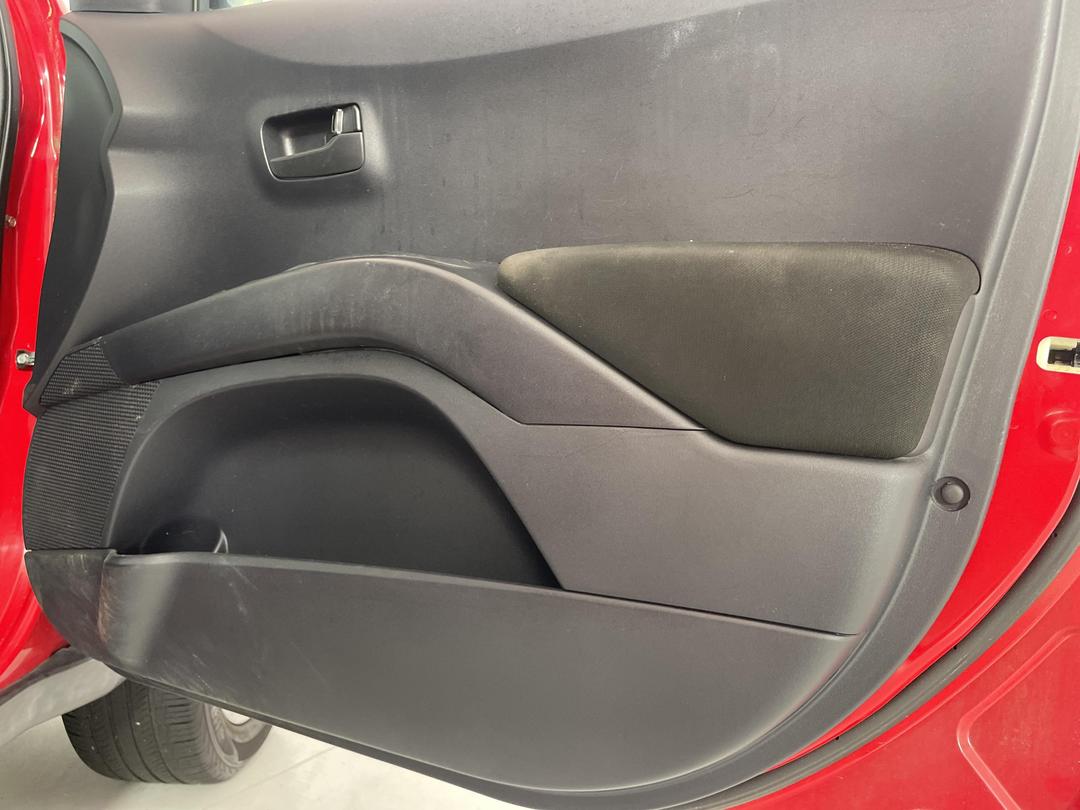 Photo '15' of Mitsubishi Outlander