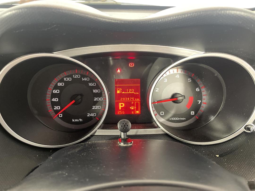 Photo '21' of Mitsubishi Outlander