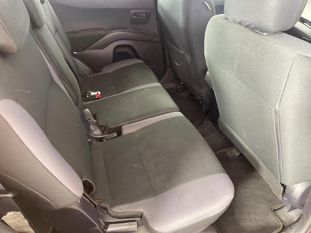 Photo '20' of Mitsubishi Outlander