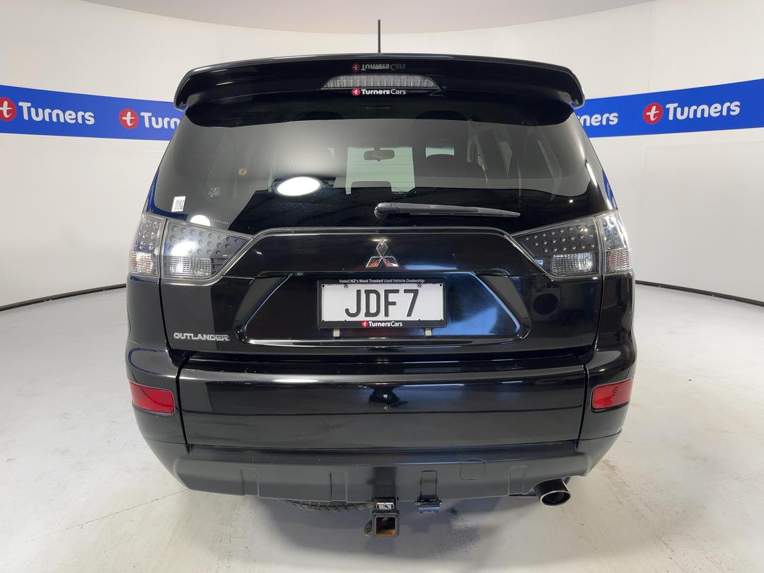 Photo '6' of Mitsubishi Outlander