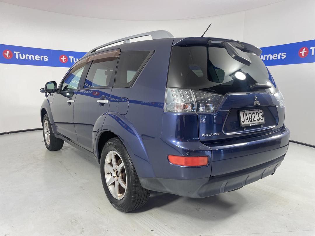 Photo '5' of Mitsubishi Outlander