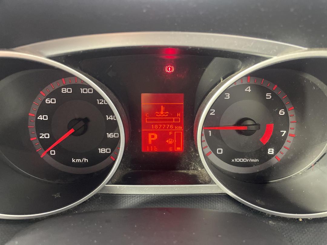 Photo '21' of Mitsubishi Outlander