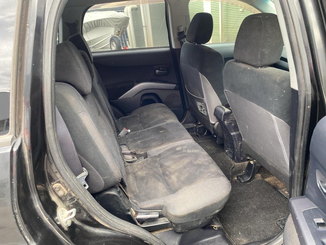 Photo '6' of Mitsubishi Outlander