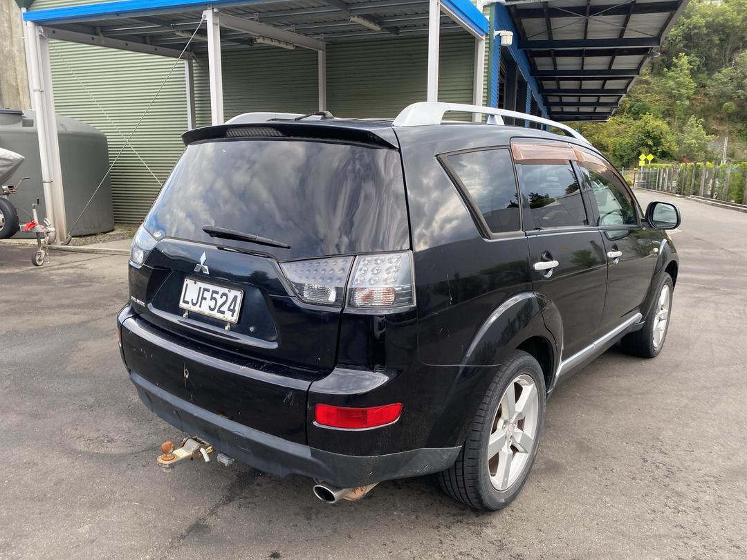 Photo '4' of Mitsubishi Outlander