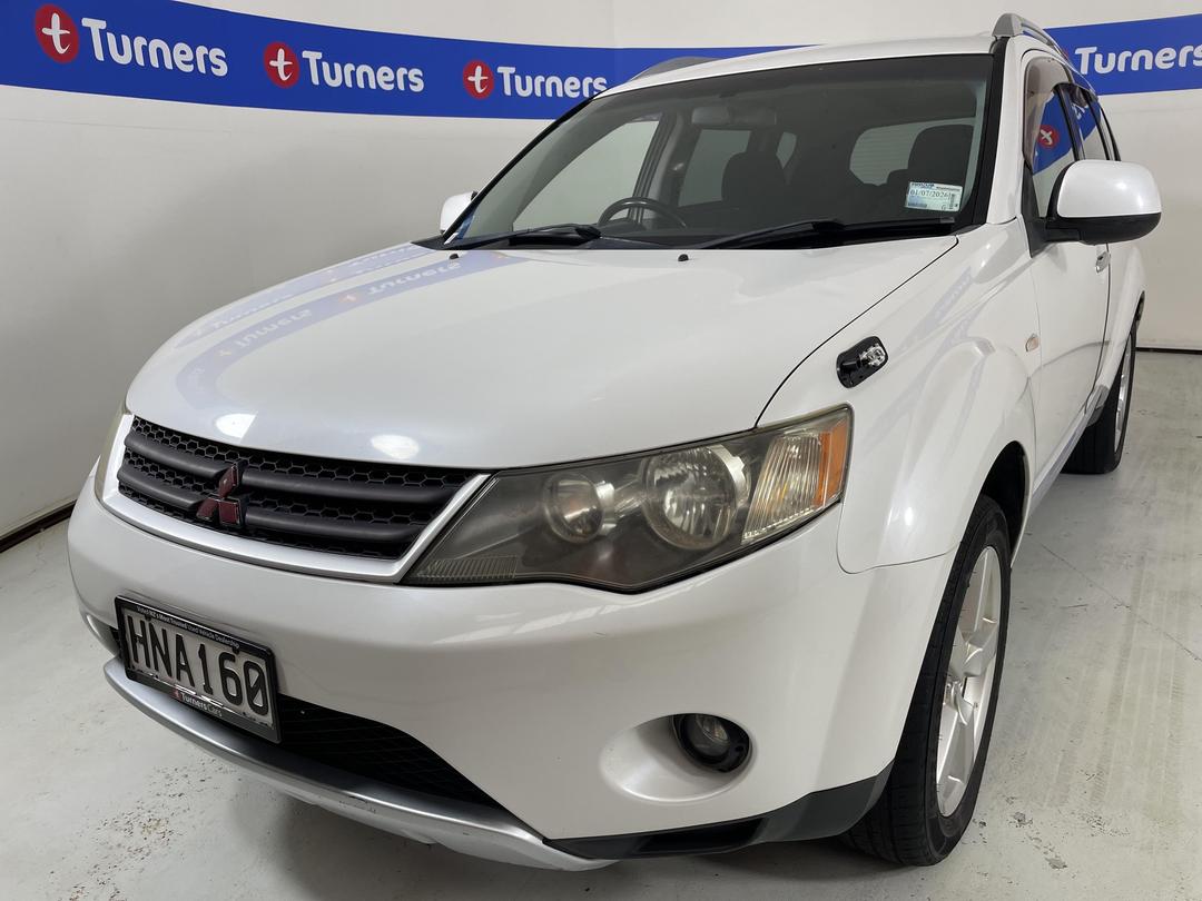 Photo '4' of Mitsubishi Outlander