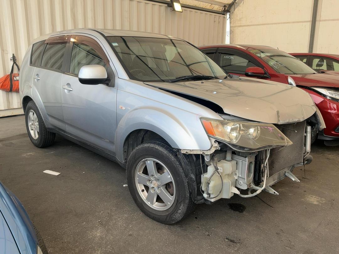 Photo '4' of Mitsubishi Outlander