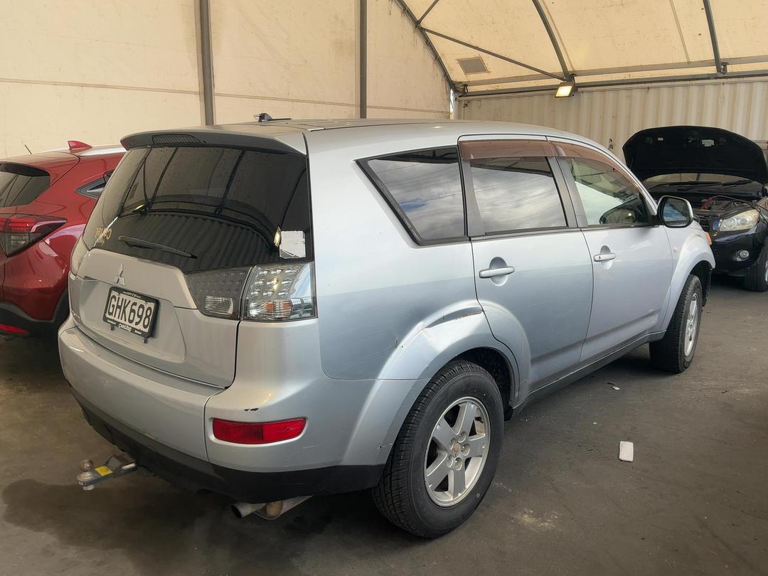 Photo '5' of Mitsubishi Outlander