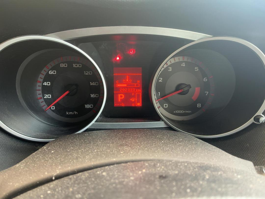 Photo '16' of Mitsubishi Outlander