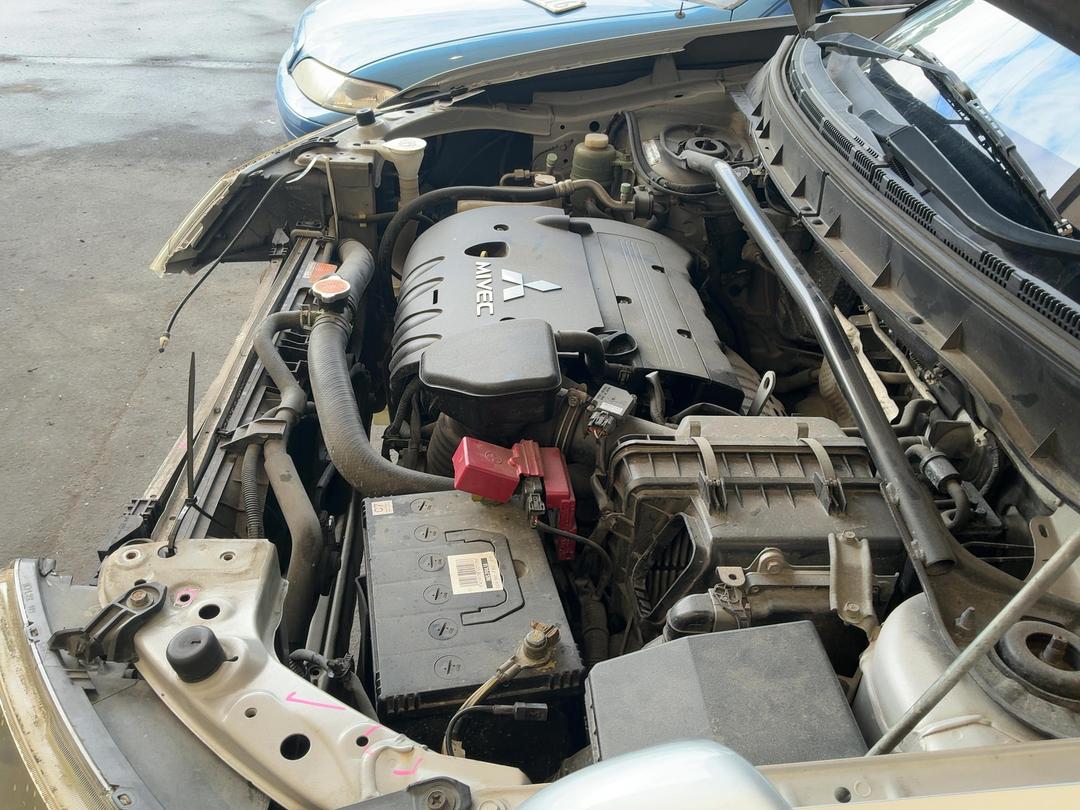 Photo '20' of Mitsubishi Outlander