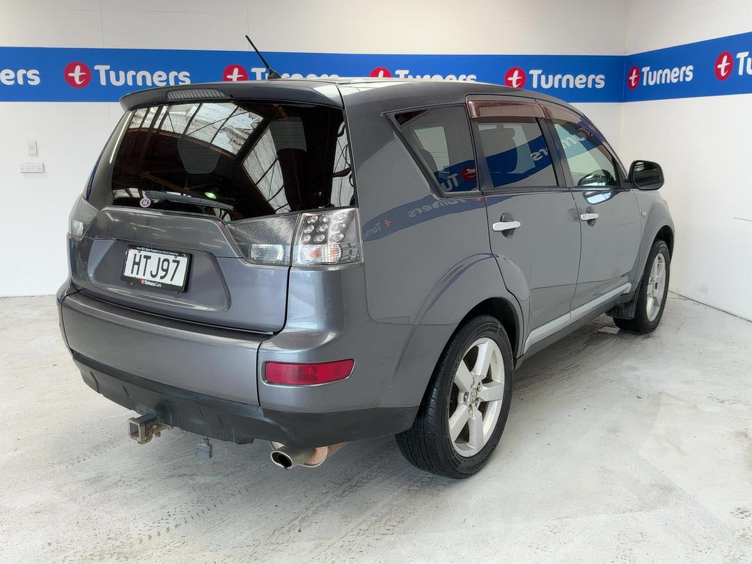Photo '7' of Mitsubishi Outlander