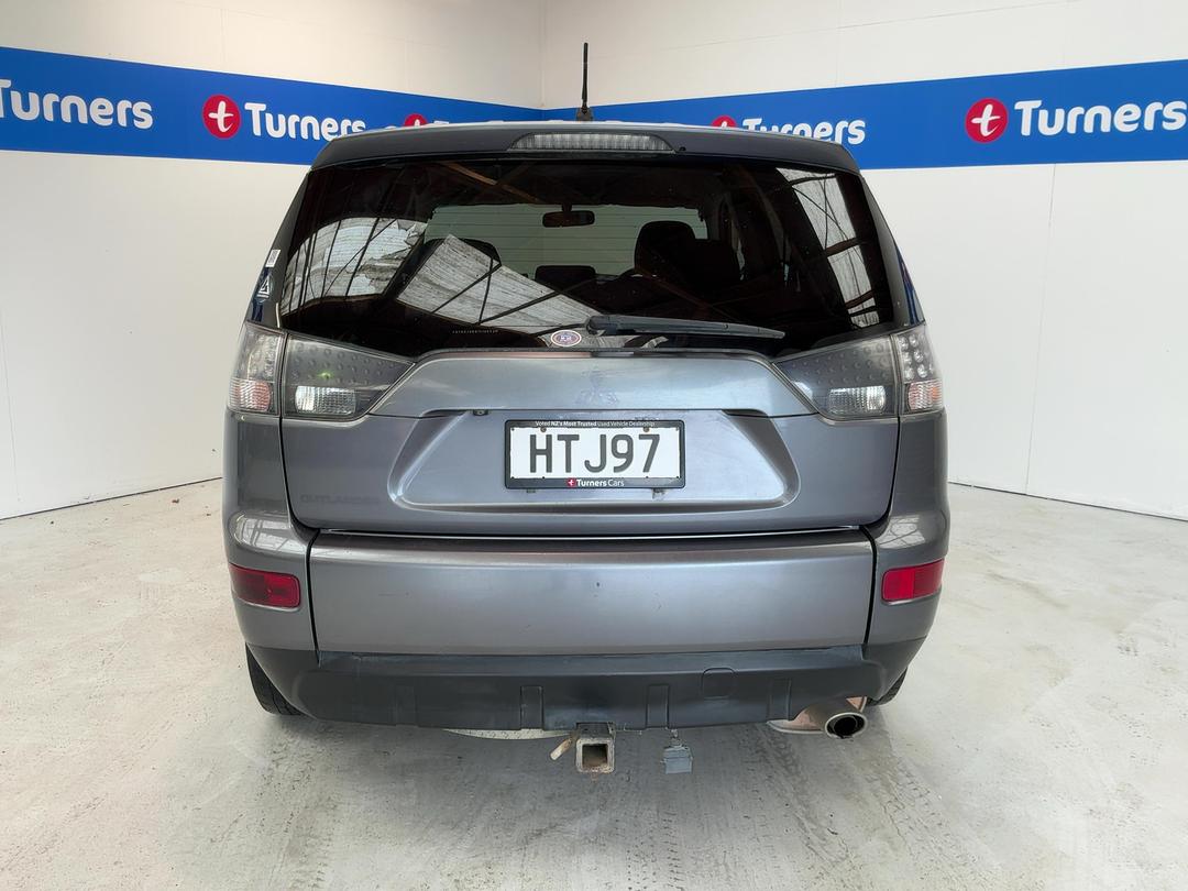 Photo '6' of Mitsubishi Outlander