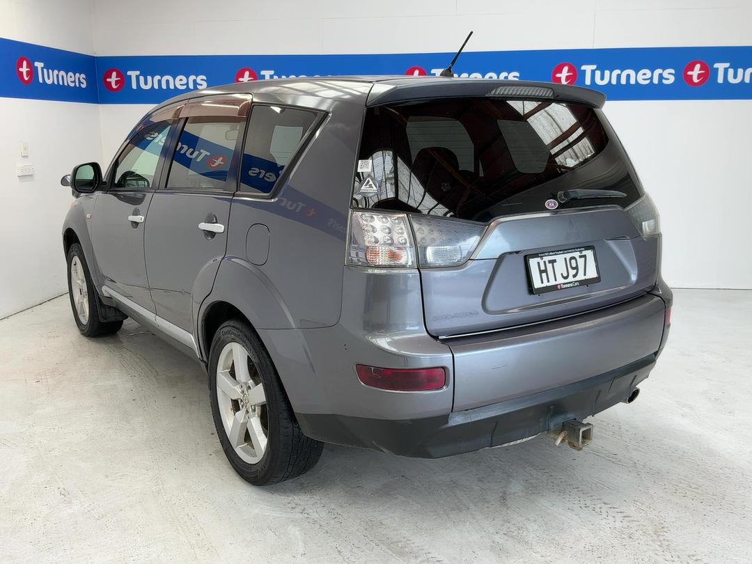Photo '5' of Mitsubishi Outlander