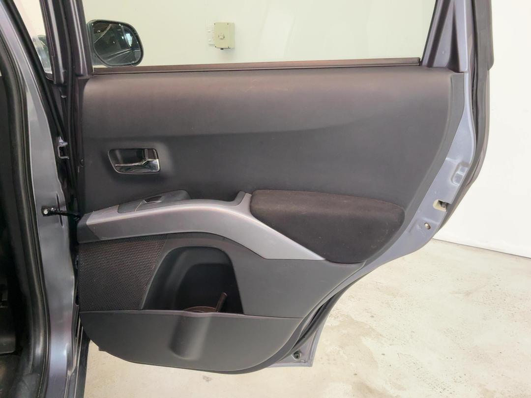 Photo '19' of Mitsubishi Outlander