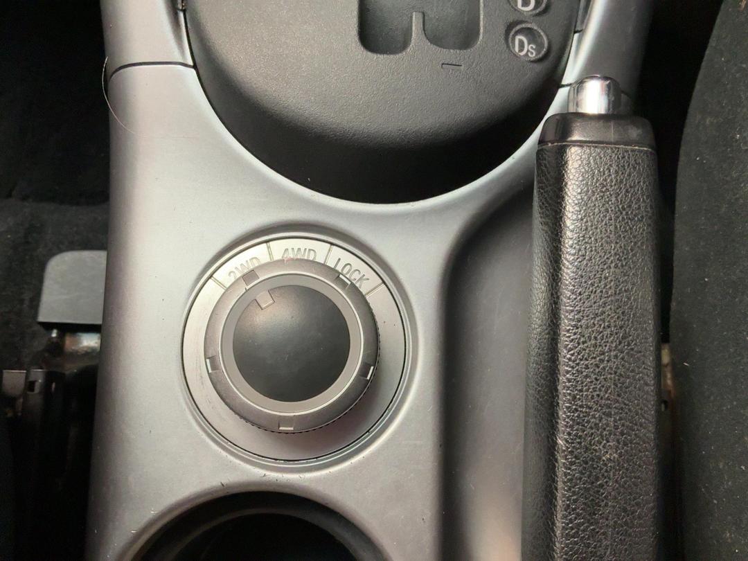 Photo '24' of Mitsubishi Outlander