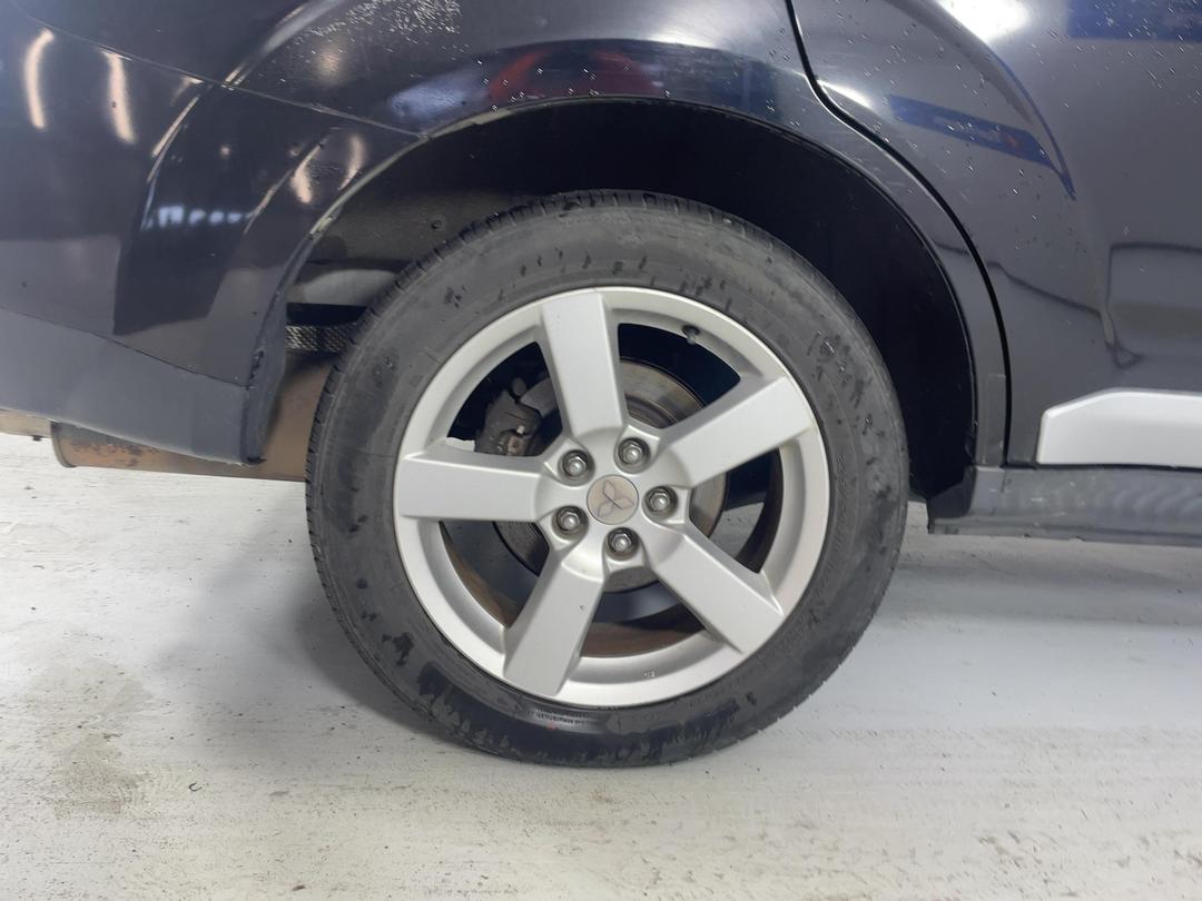 Photo '10' of Mitsubishi Outlander Photo '10' of Mitsubishi Outlander