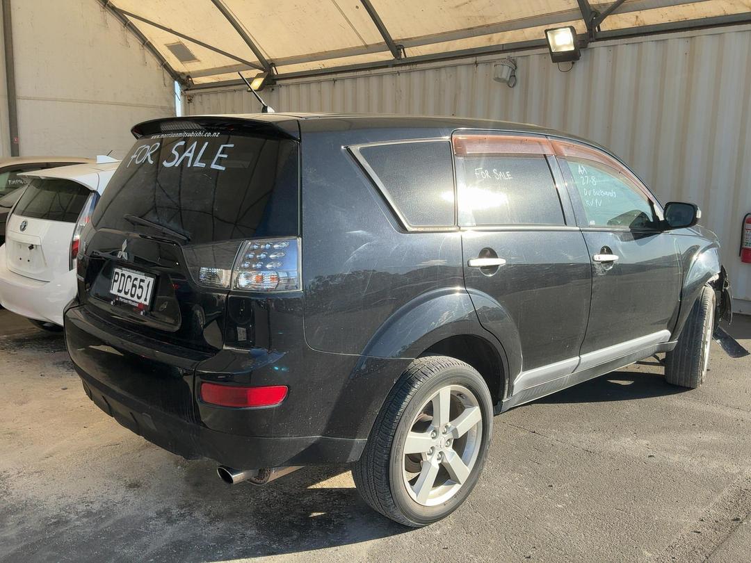 Photo '4' of Mitsubishi Outlander Photo '4' of Mitsubishi Outlander