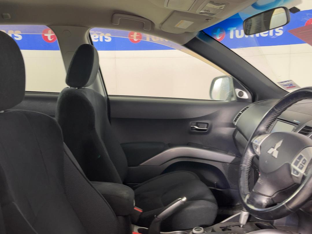 Photo '14' of Mitsubishi Outlander Photo '14' of Mitsubishi Outlander