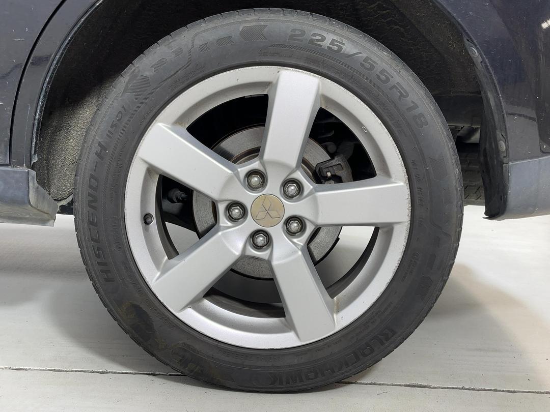Photo '9' of Mitsubishi Outlander Photo '9' of Mitsubishi Outlander