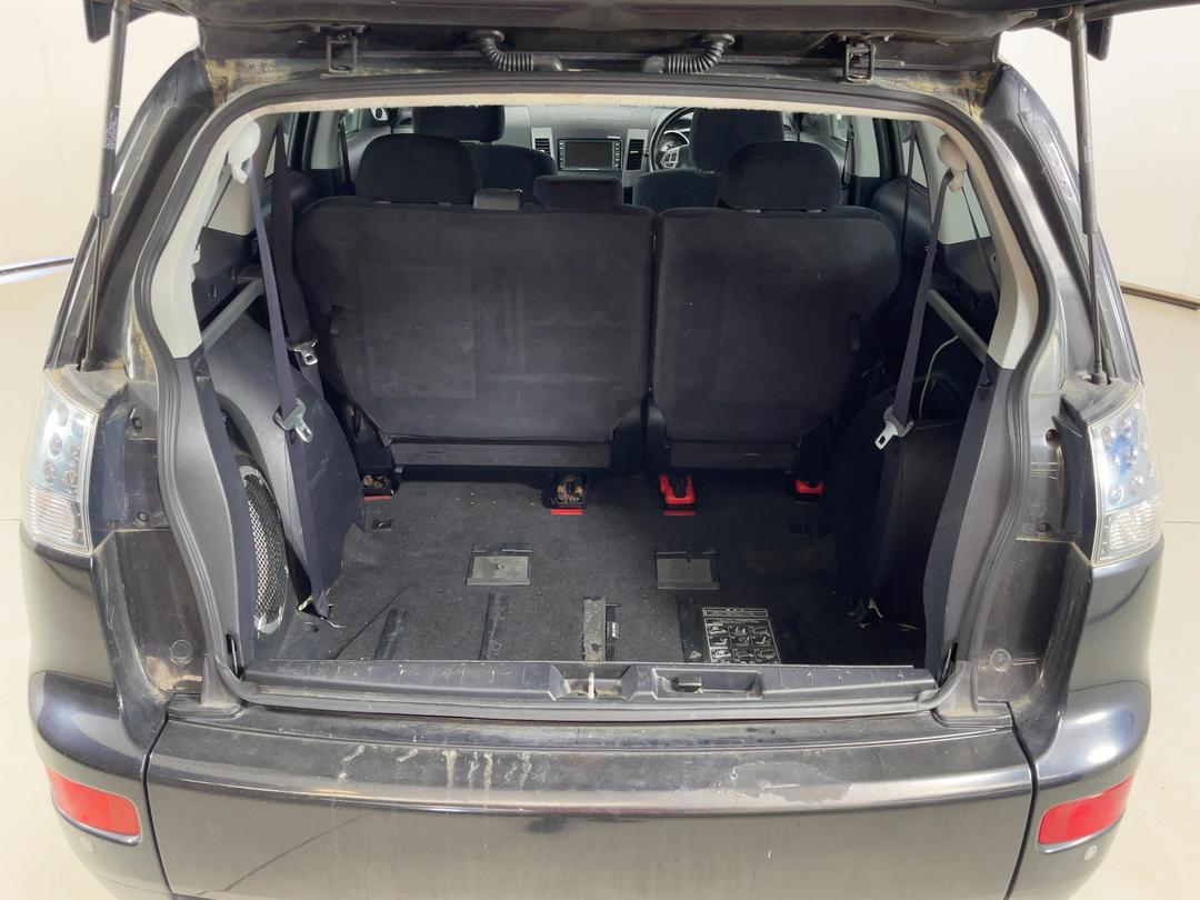 Photo '12' of Mitsubishi Outlander Photo '12' of Mitsubishi Outlander