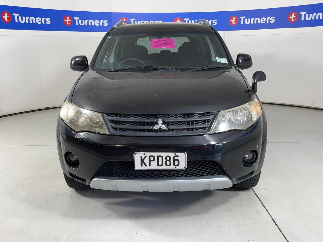 Photo '2' of Mitsubishi Outlander Photo '2' of Mitsubishi Outlander