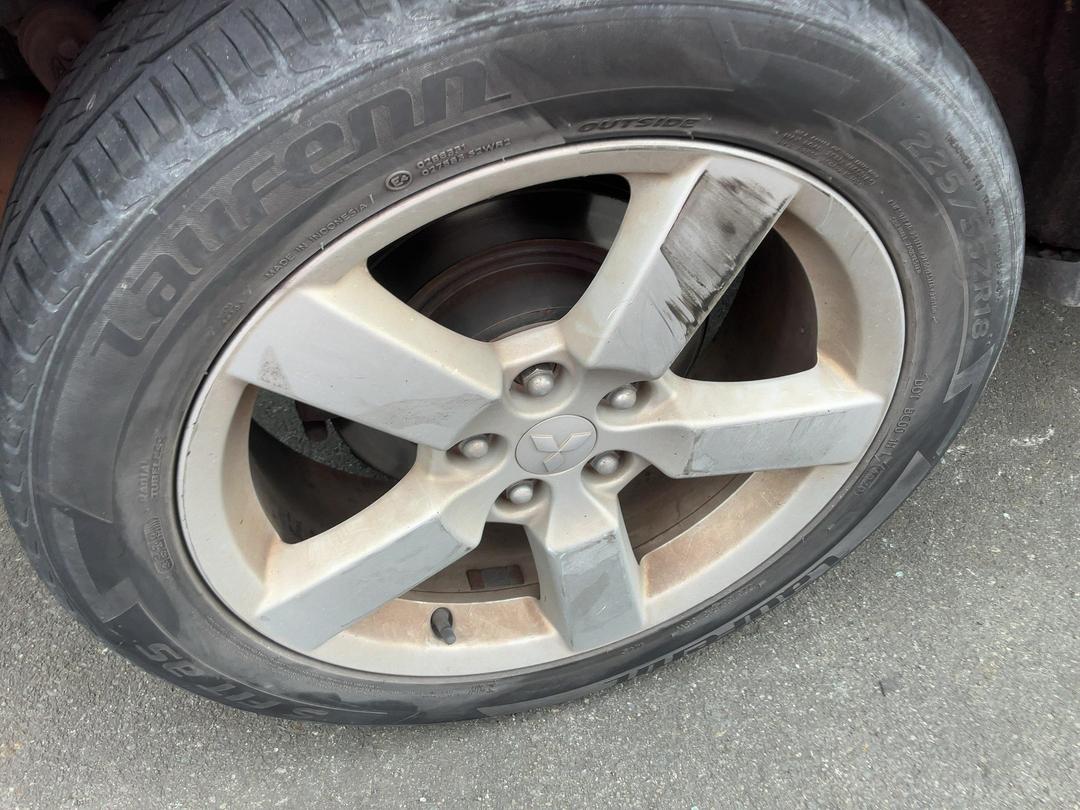 Photo '5' of Mitsubishi Outlander