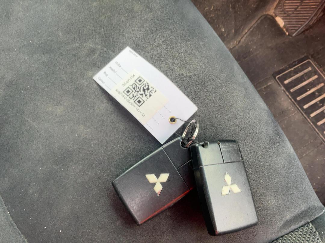 Photo '14' of Mitsubishi Outlander