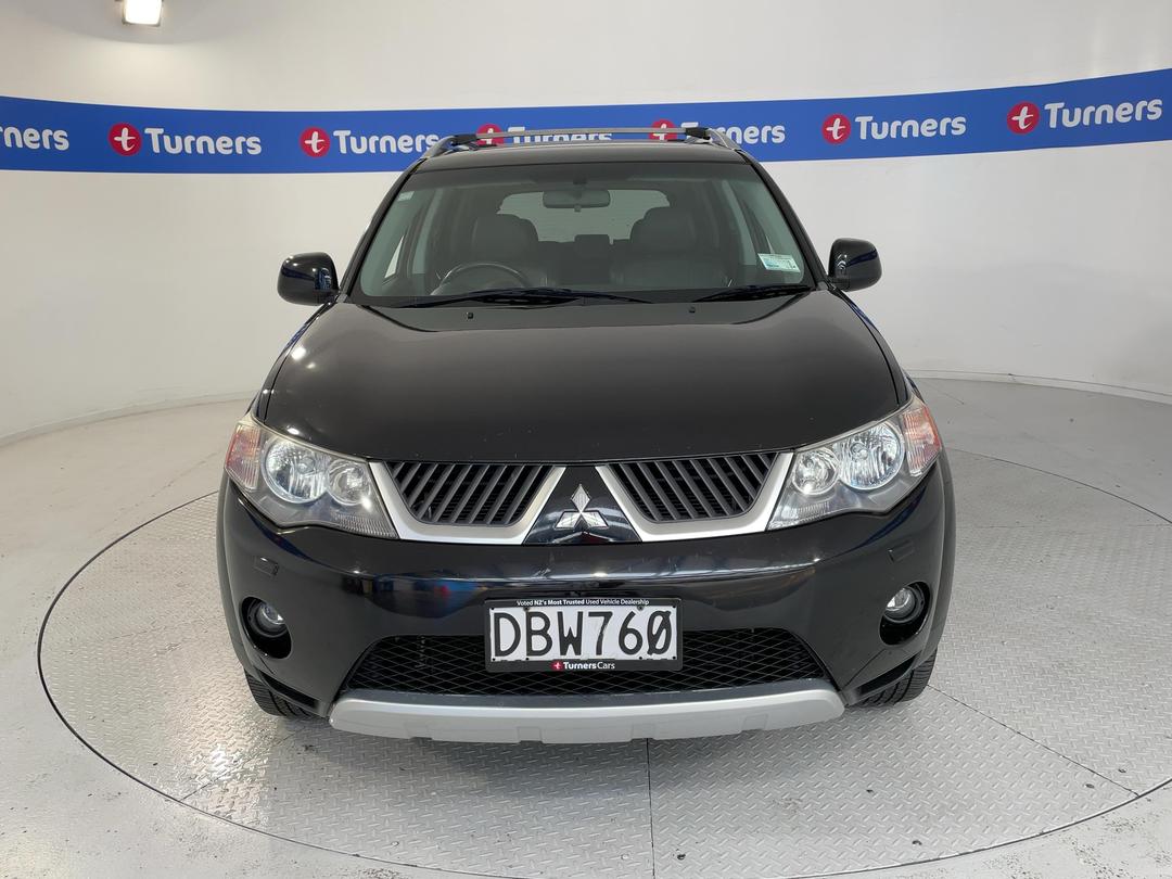Photo '2' of Mitsubishi Outlander