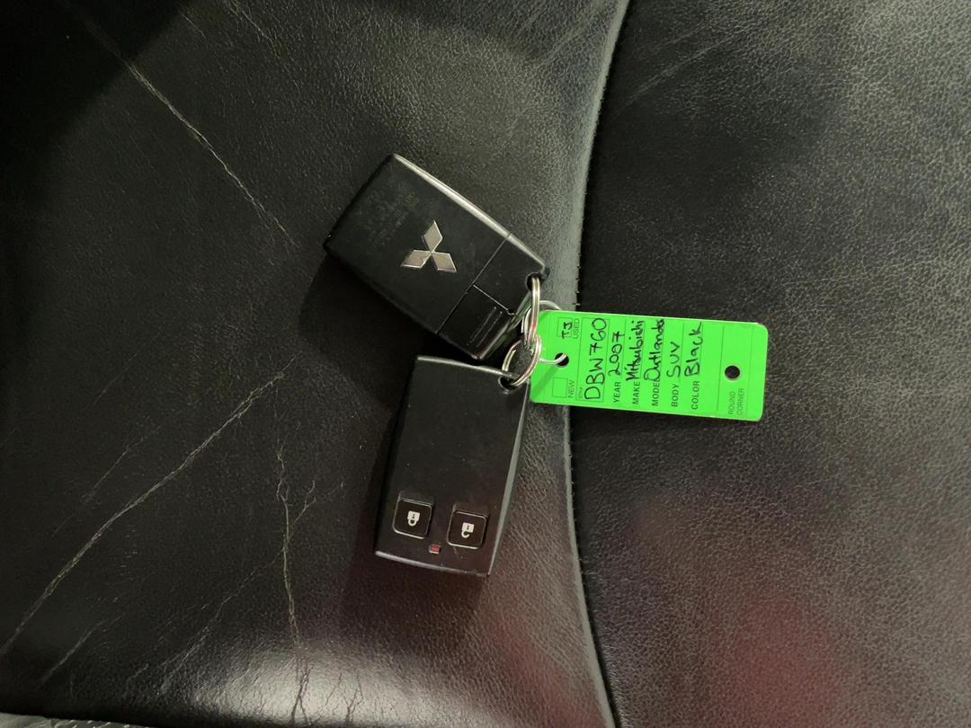 Photo '22' of Mitsubishi Outlander