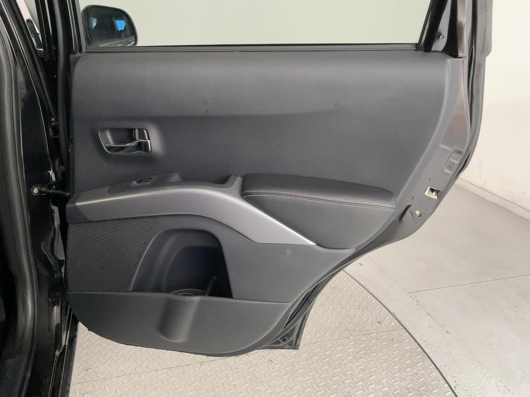 Photo '19' of Mitsubishi Outlander