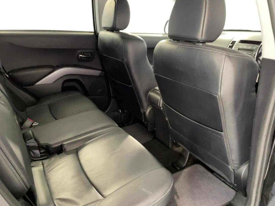 Photo '20' of Mitsubishi Outlander