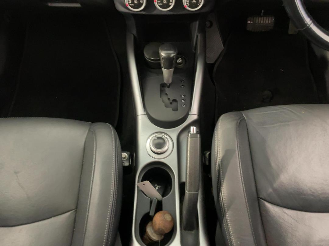 Photo '24' of Mitsubishi Outlander