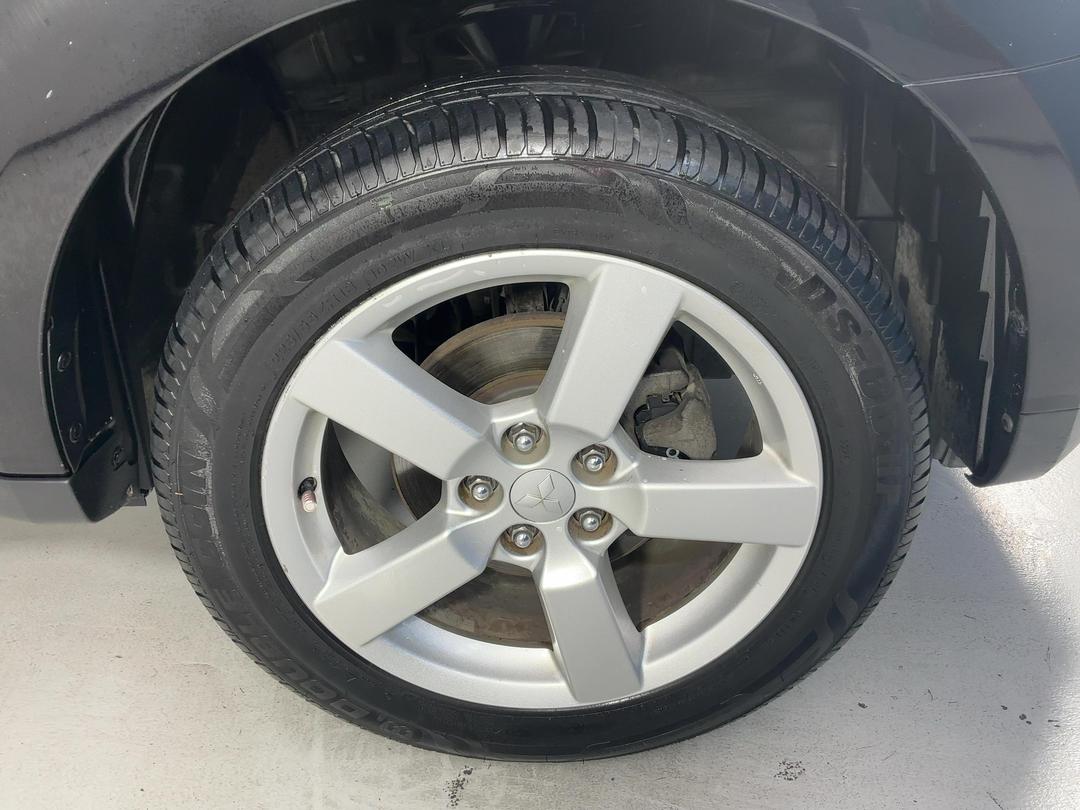 Photo '9' of Mitsubishi Outlander