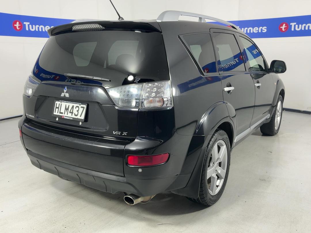 Photo '7' of Mitsubishi Outlander