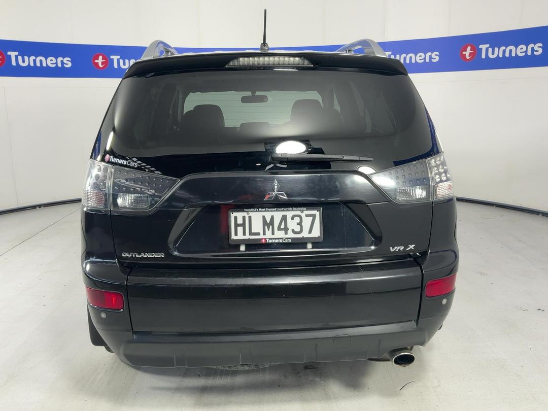 Photo '6' of Mitsubishi Outlander