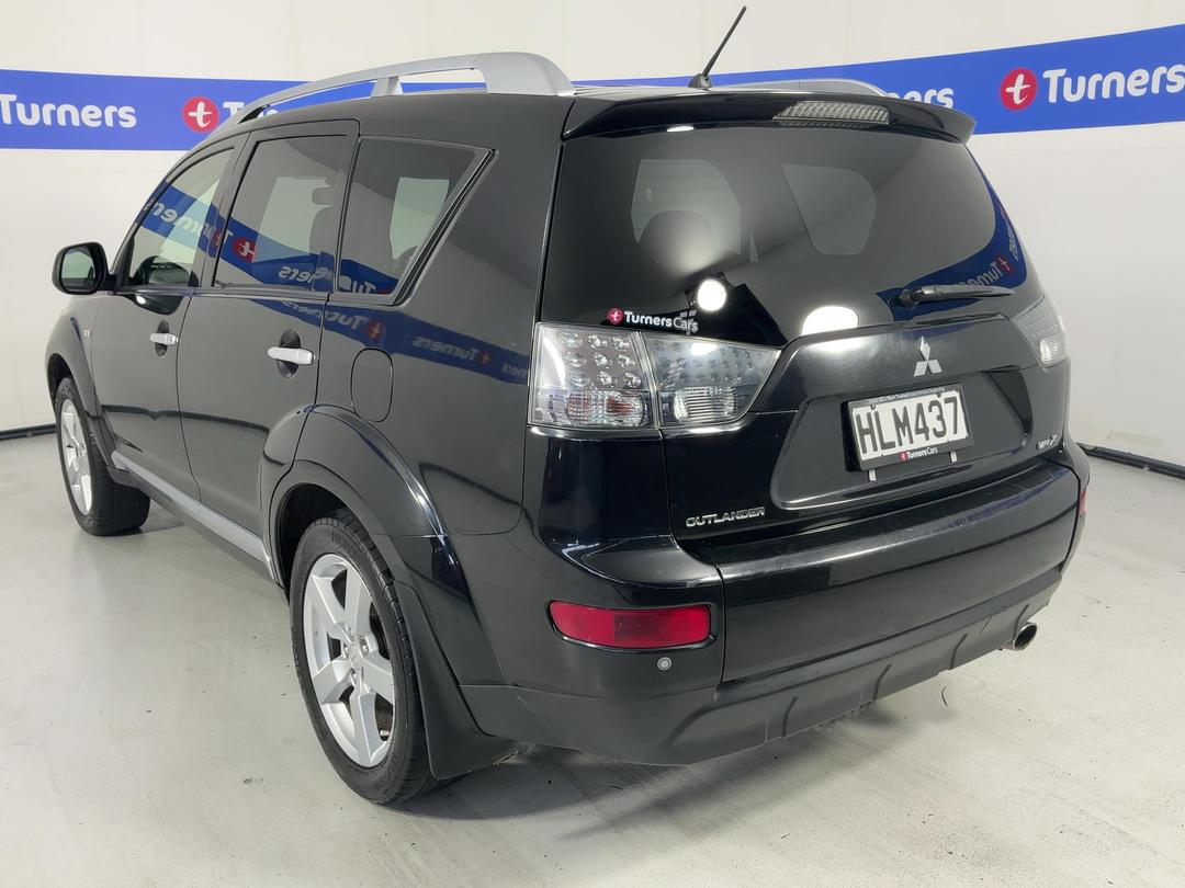Photo '5' of Mitsubishi Outlander
