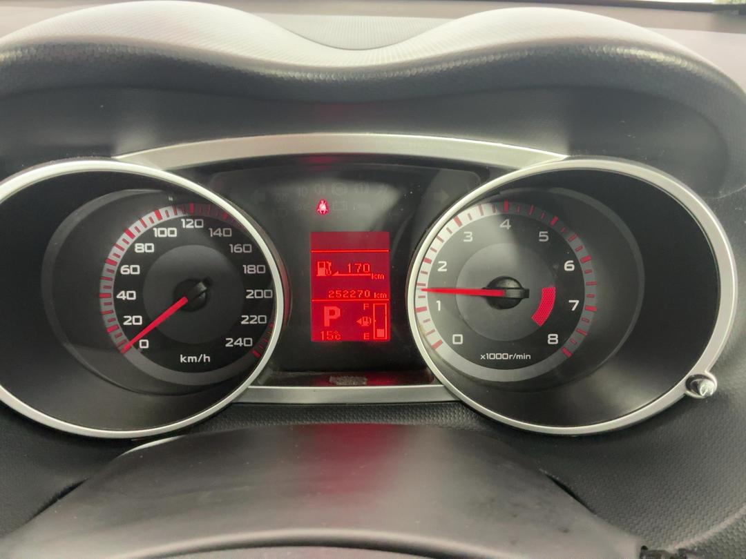 Photo '21' of Mitsubishi Outlander