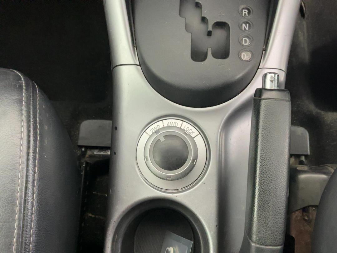 Photo '23' of Mitsubishi Outlander