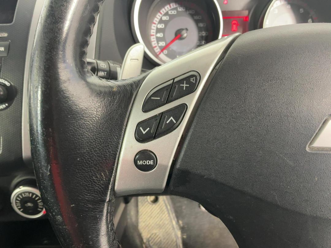 Photo '24' of Mitsubishi Outlander