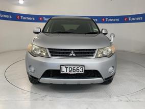 Photo '2' of Mitsubishi Outlander