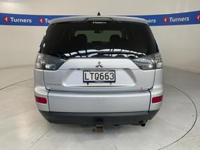 Photo '6' of Mitsubishi Outlander